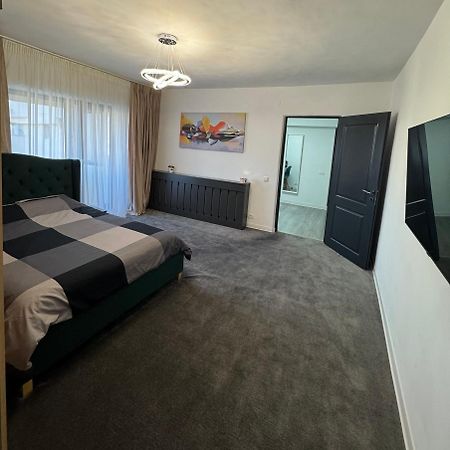 Central Apartment Targu Jiu Luaran gambar