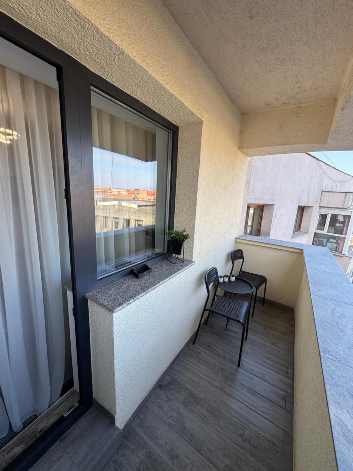 Central Apartment Targu Jiu Luaran gambar